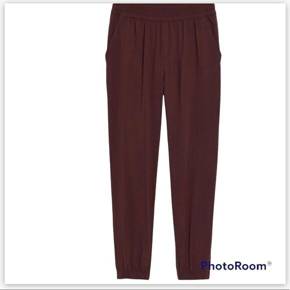 Old Navy Women’s Plus Size High Rise Twill Jogger Pants - Picture 4 of 9